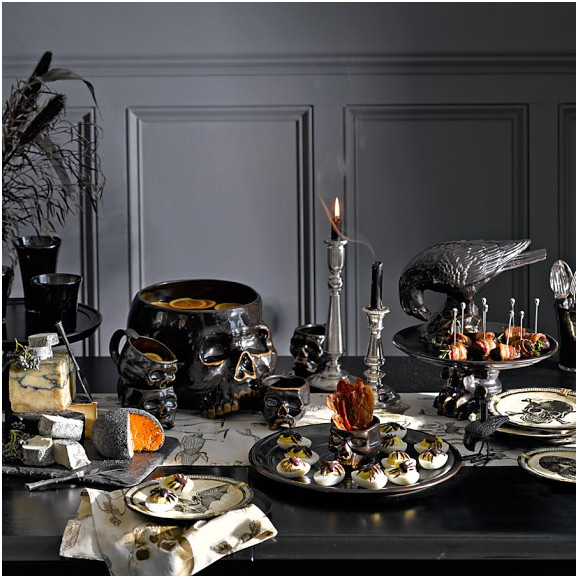 Halloween Table Ware
 Tasteful Halloween décor available at mainstream stores