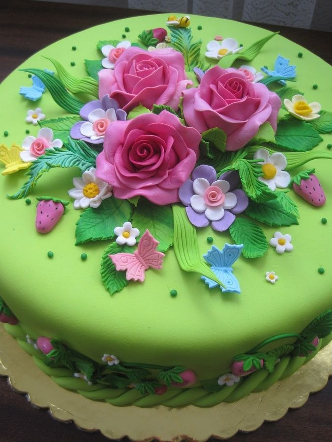 Happy Birthday Cake And Flowers
 Beautiful floral cake I d love to be able to make