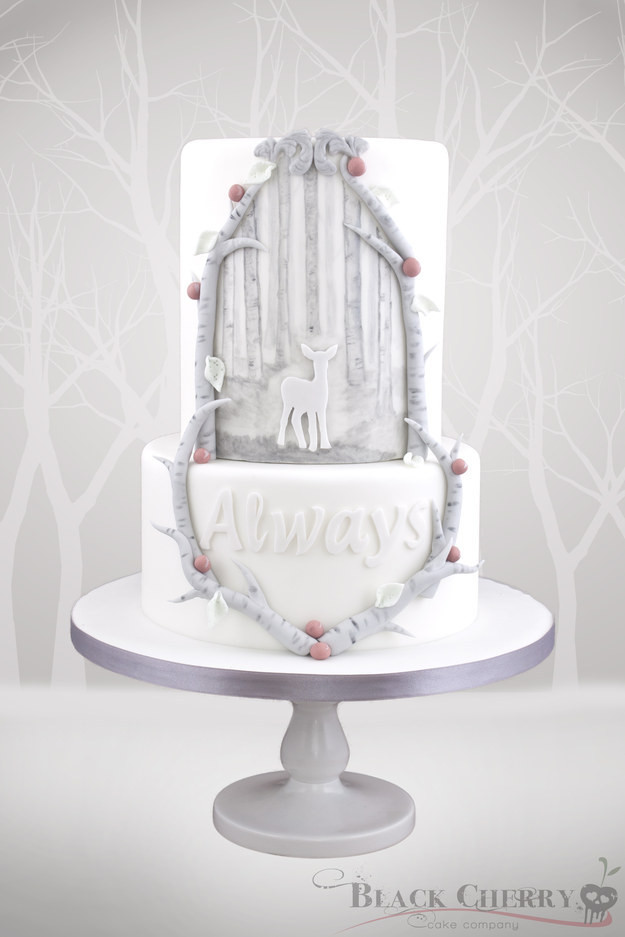 Harry Potter Wedding Cake
 25 pletely Magical "Harry Potter" Wedding Ideas