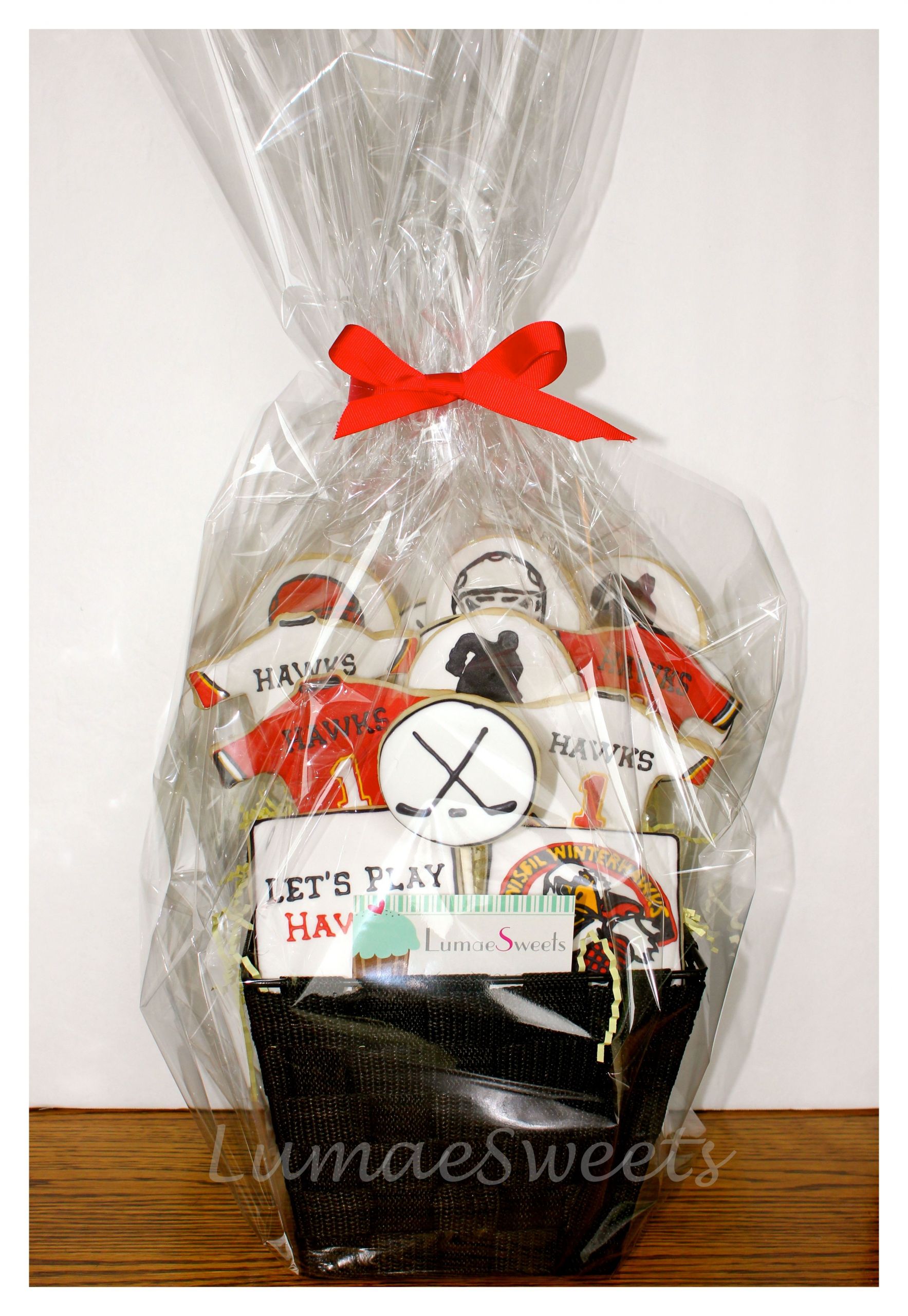 Hockey Gift Basket Ideas
 Cookie pop raffle basket for a hockey team s fundraiser