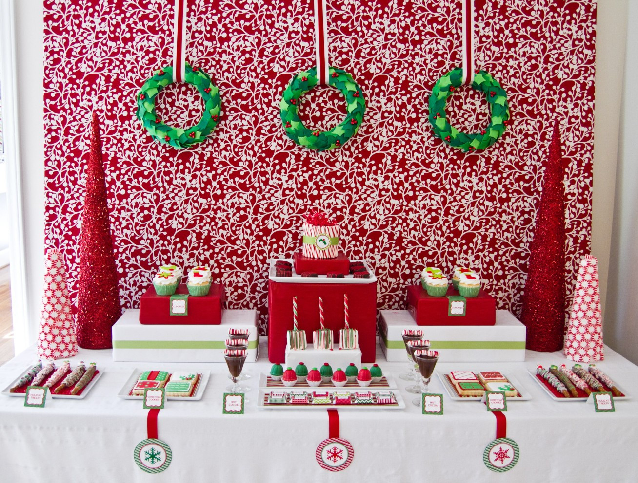 Holiday Party Decorating Ideas
 MON TRESOR Christmas Tables & Inspirations