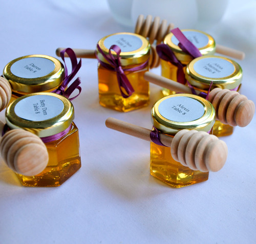 Honey Wedding Favors
 Homemade DIY Honey Jar Wedding Favor Ideas that are inspired