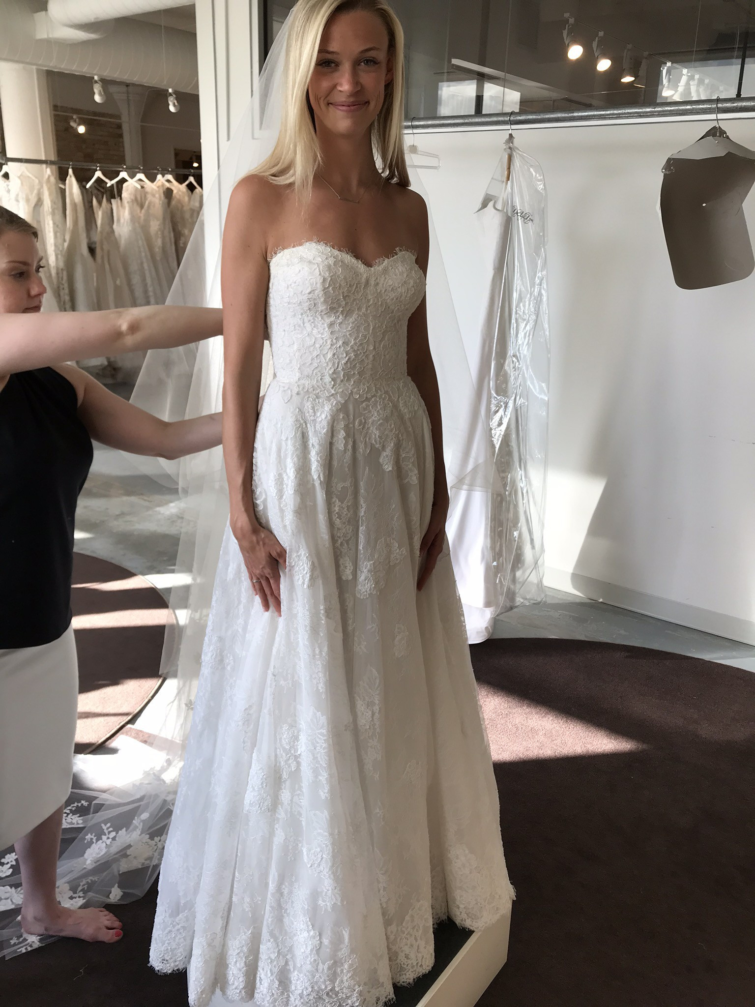 How Much Are Monique Lhuillier Wedding Gowns
 Monique Lhuillier Kate Sample Wedding Dress on Sale 