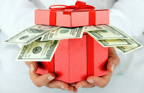 How Much Should I Give For A Wedding Gift
 Cash Gift Etiquette How Much Should I Give My Brother for