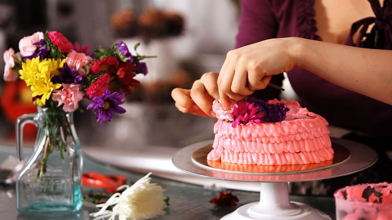 How To Decorate Birthday Cake
 How to Decorate Cake with Fresh Flowers