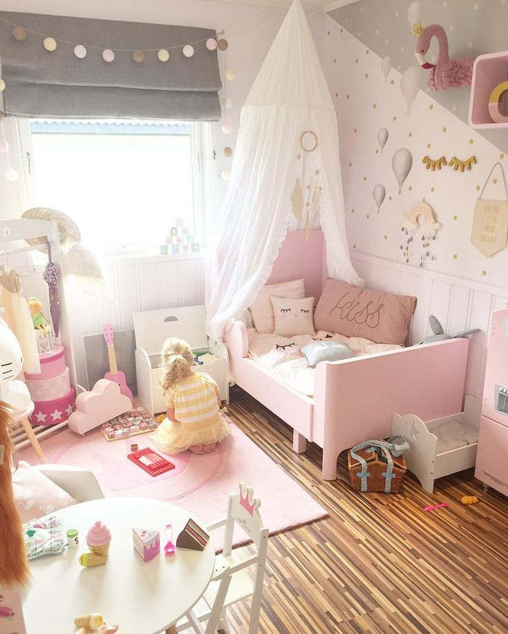Ikea Girls Bedroom
 As 25 melhores ideias de Ikea kids bedroom no Pinterest