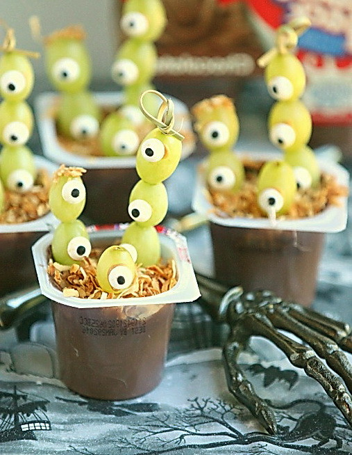 Inexpensive Halloween Party Ideas
 Treat & Dessert DIY Craft