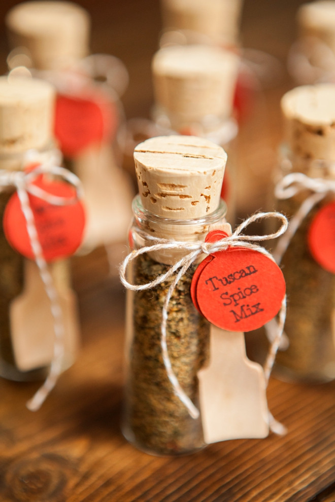 Inexpensive Wedding Favors DIY
 Make your own adorable spice dip mix wedding favors