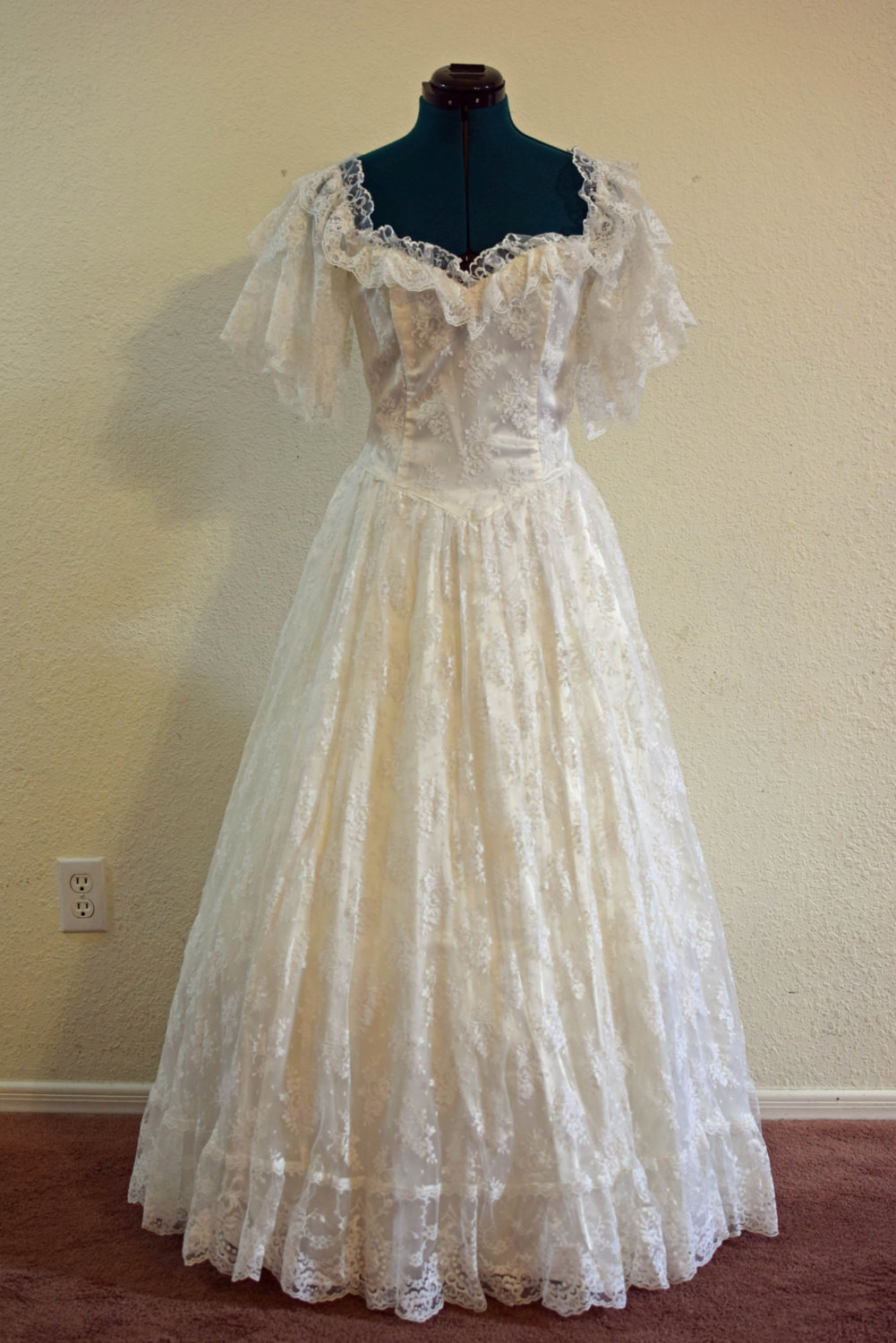 Jessica Mcclintock Wedding Gowns
 SALE Vintage Jessica McClintock Bridal Lace Wedding Gown