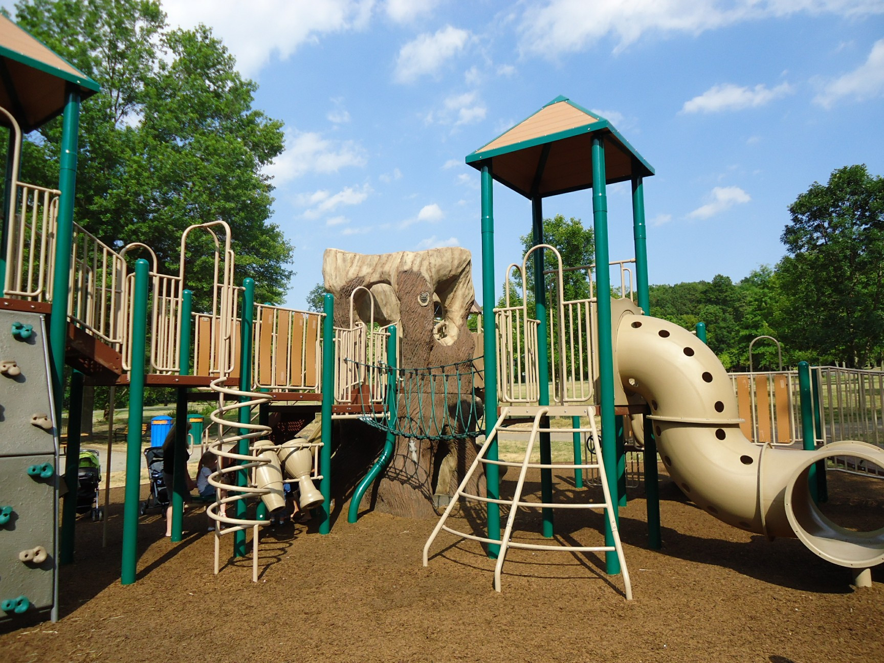 Kids Outdoors Playground
 File Childrens outdoor play equipment in park