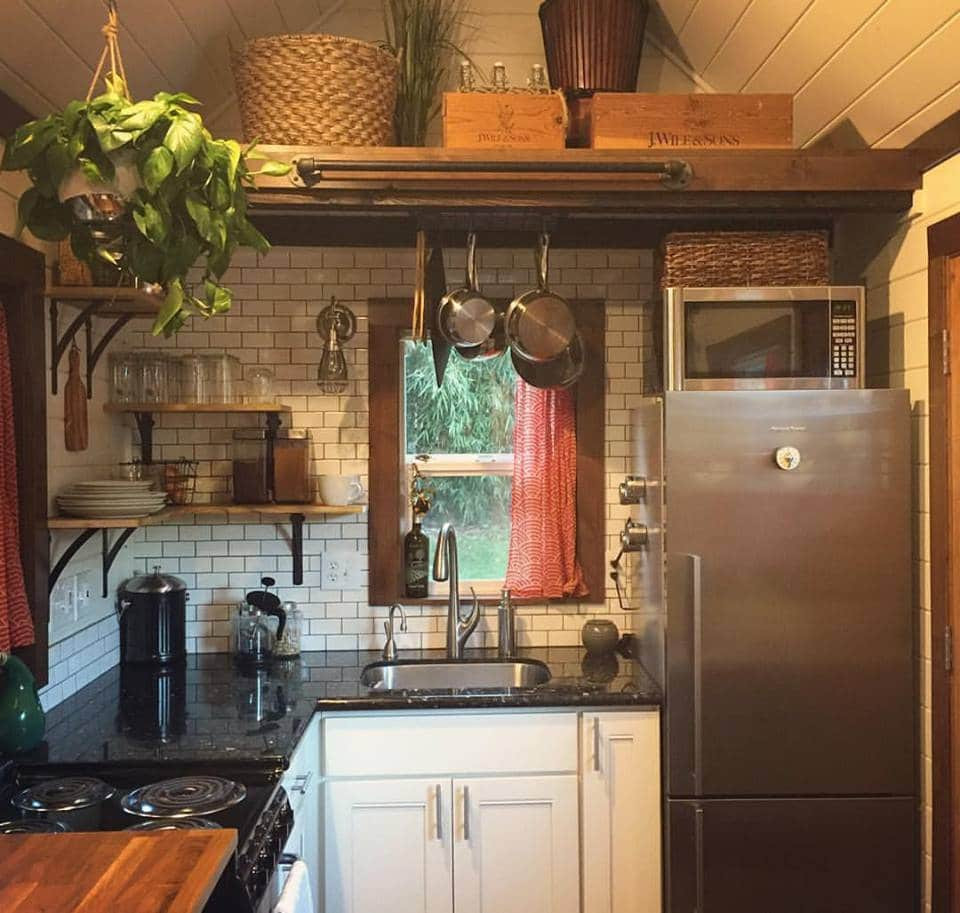Kitchen Ideas For Small Houses
 10 Tiny Kitchens in Tiny Houses That Are Adorably Functional