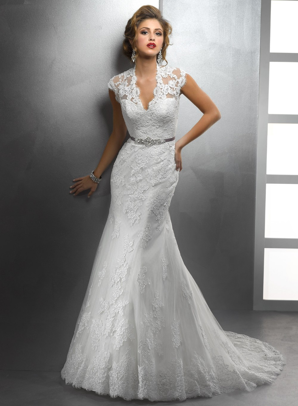 Lace Mermaid Wedding Dresses
 2015 Vestidos Elegant Design V Neck Cap Sleeve Appliqued