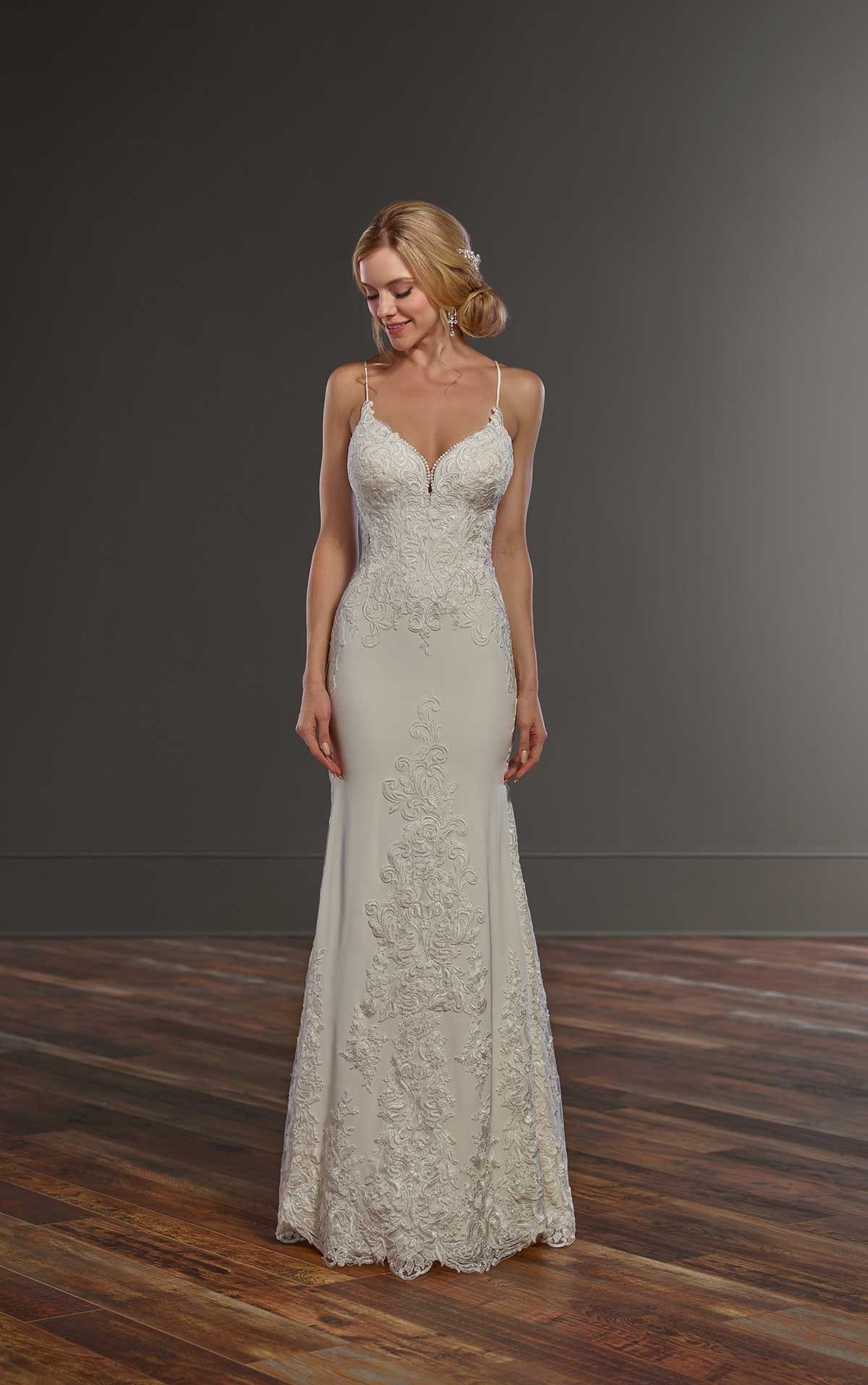 Lace Sheath Wedding Dress
 Romantic Lace Sheath Wedding Gown