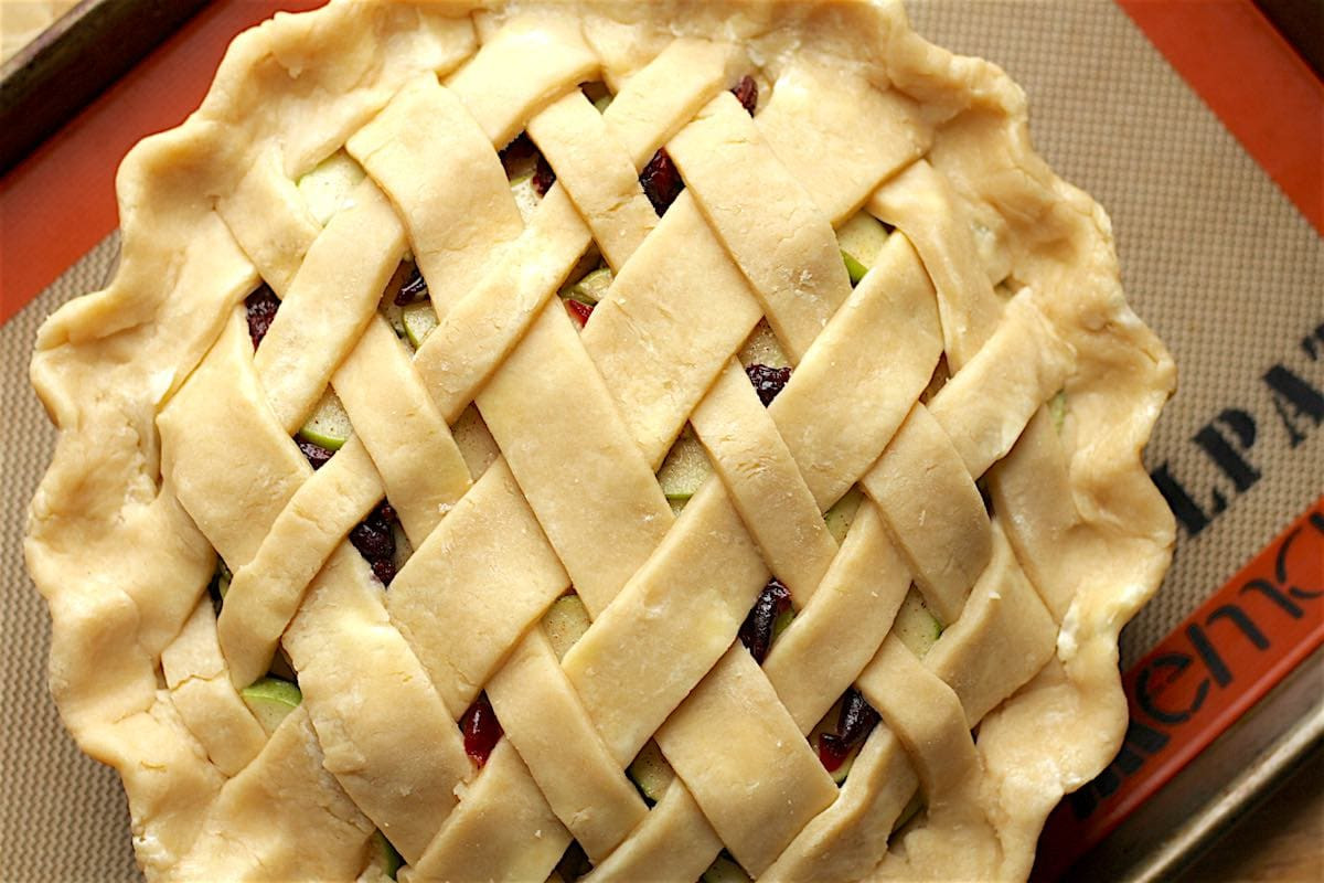 Lattice Top Apple Pie
 How to Make a Lattice Pie Crust