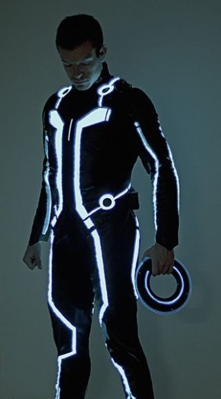 Led Costume DIY
 How to make your Tron costume glow with electroluminescent