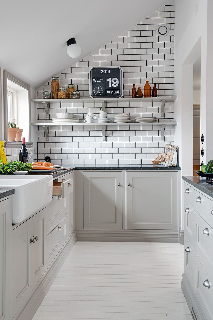 Light Gray Subway Tile Kitchen
 20 Stylish Ways To Work With Gray Kitchen Cabinets