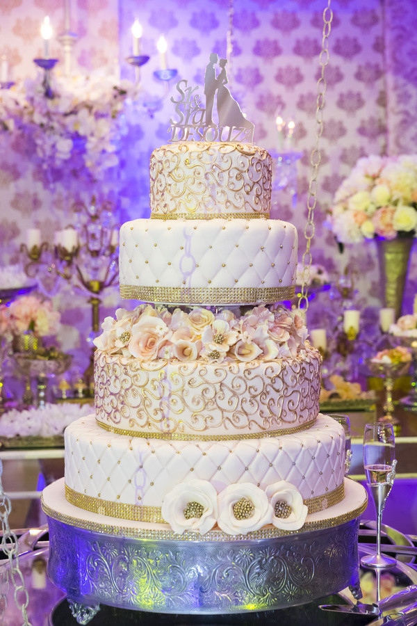 Luxury Wedding Cakes
 Luxury wedding cake and purple background free