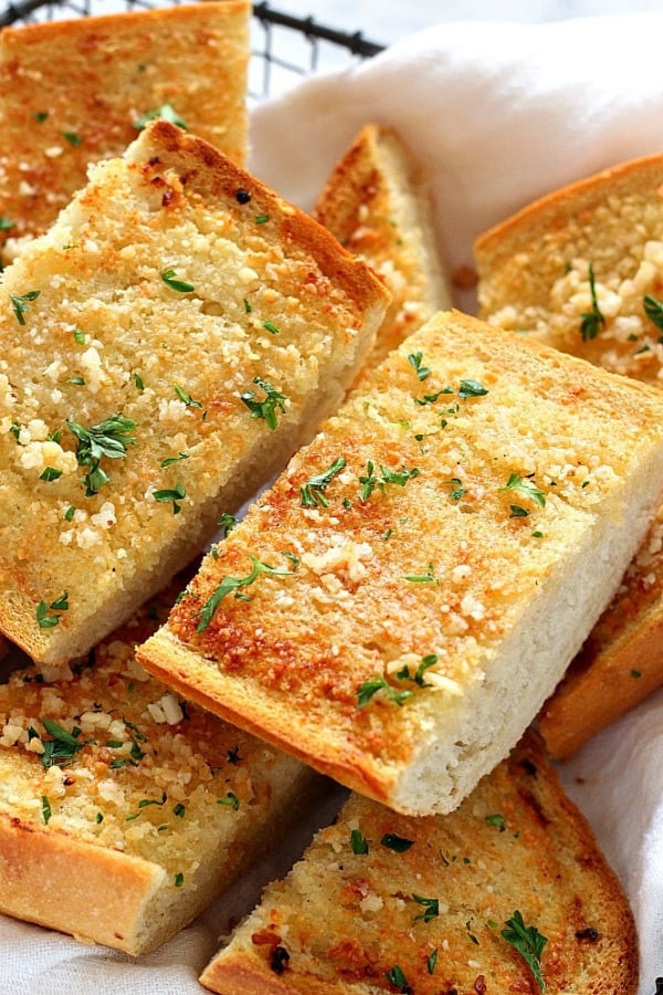 Main Dish With Garlic Bread
 Easy Garlic Bread Recipe Crunchy Creamy Sweet