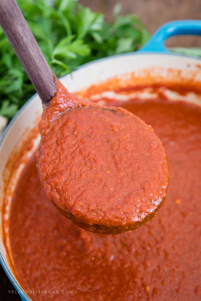 Making Spaghetti Sauce
 Easy Homemade Spaghetti Sauce