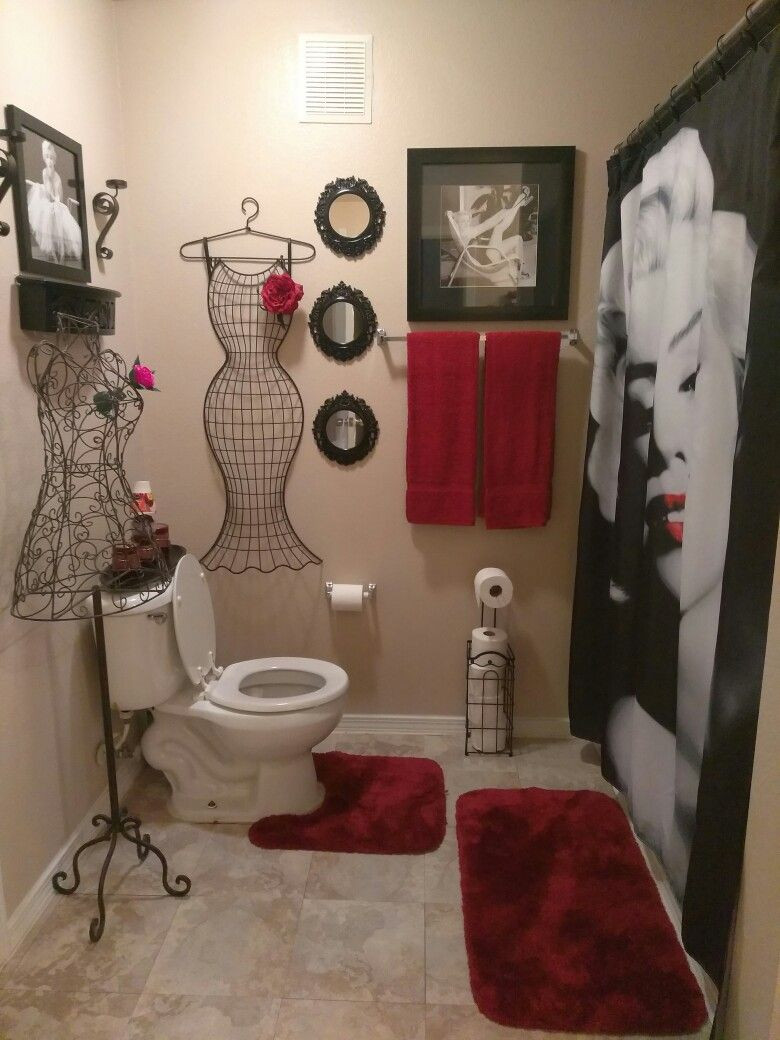 Marilyn Monroe Bathroom Decor
 Luv the red and black Marilyn Monroe bathroom