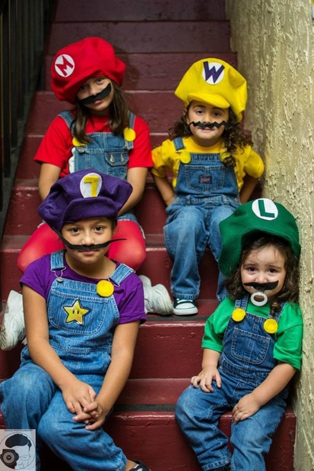 Mario Costume DIY
 25 Creative And Funny Halloween Costumes For Siblings To