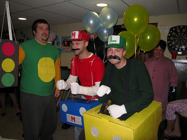 Mario Kart Costumes DIY
 Mario kart DIY Halloween costumes