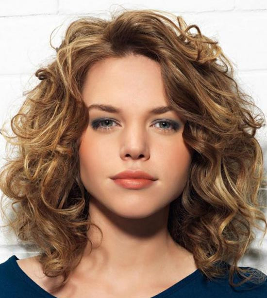 Medium Hairstyle For Curly Hair
 26 Best Medium Curly Hairstyles for Every Occasion