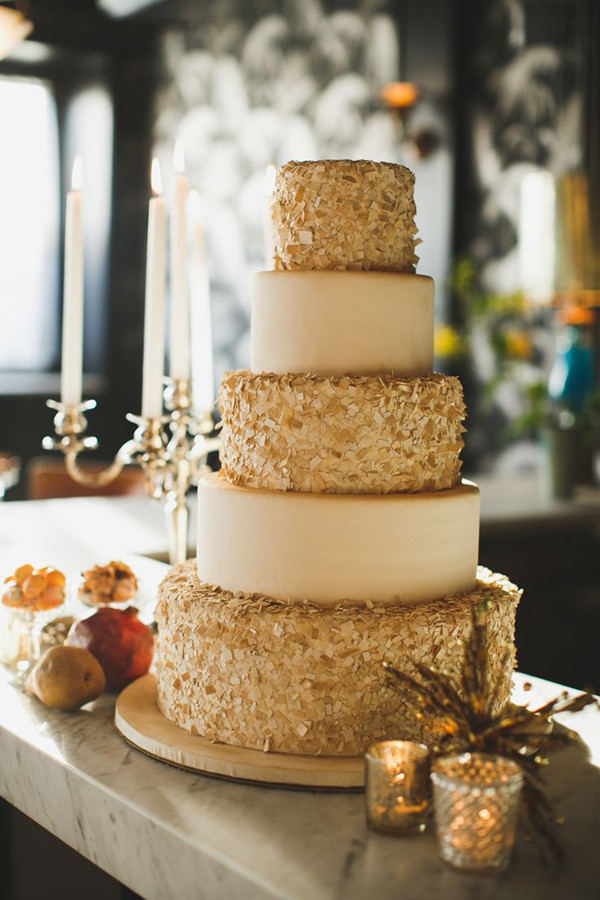 Metallic Wedding Cakes
 24 Fab Glittery And Sparkling Wedding Cake Ideas For 2016