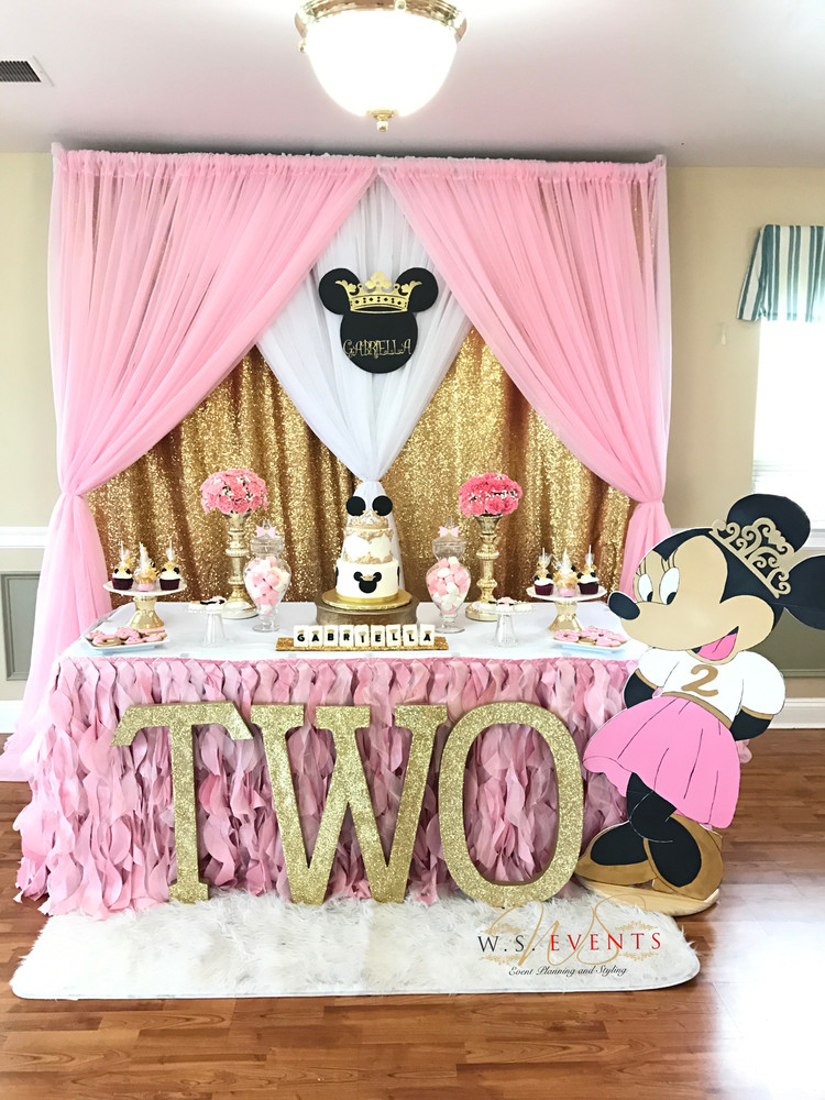 Minnie Mouse Birthday Decor
 Minnie Mouse Birthday Party Ideas 1 of 17