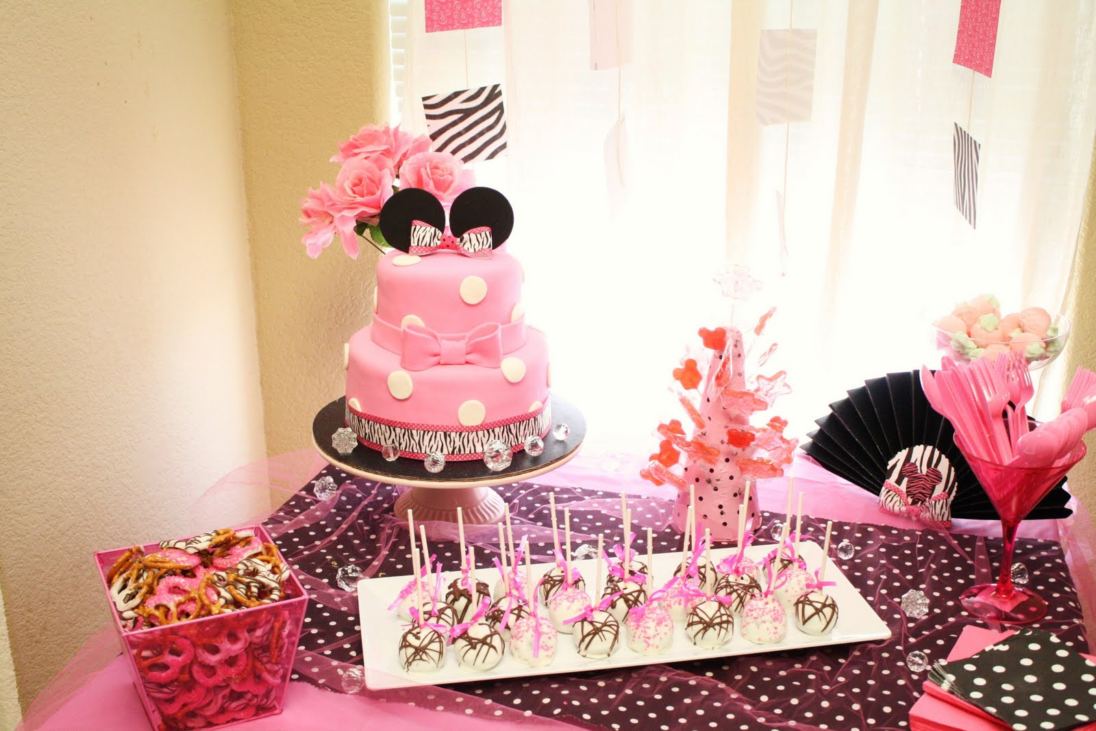 Minnie Mouse Birthday Decorations
 Sweet & Sassy Cakes Minnie Mouse Party