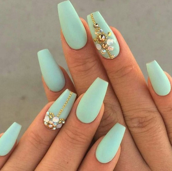 Mint Green Nail Designs
 Soft and Pretty with Mint Green Nails