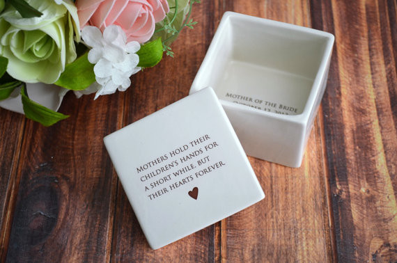 Mother Groom Gift Ideas
 Gifts for the Mother of the Bride and Mother of the Groom