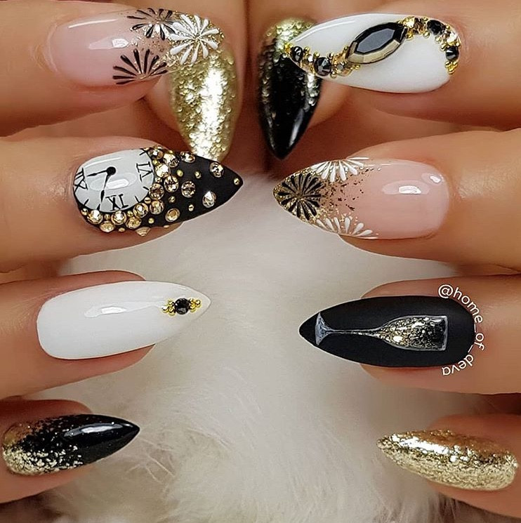 Nail Designs For New Years
 14 Chic New Years Nail Designs for Every Taste SoNailicious