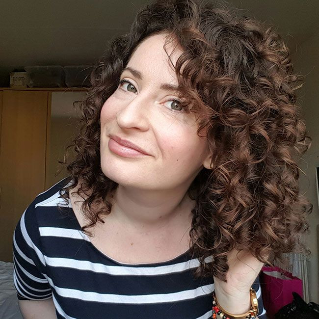 Natural Wavy Hairstyles
 How Elaine Gets Her Naturally Wavy Hair to Look Like This