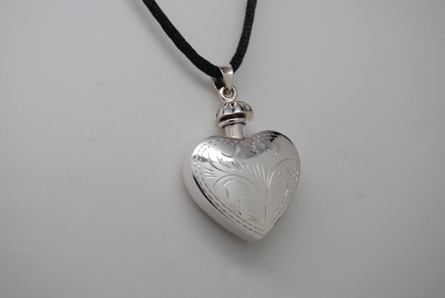 Necklaces For Ashes After Cremation
 Sterling Silver 925 Heart Cremation Jewelry Urn Necklace Ashes