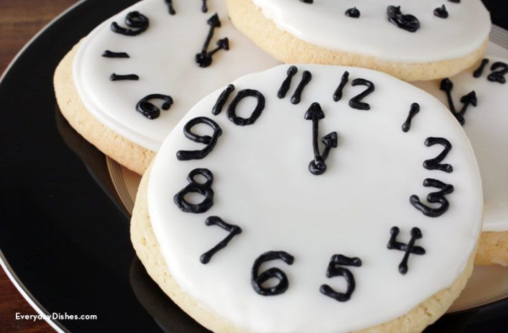 New Years Sugar Cookies
 New Year s sugar cookie clocks – Everyday Dishes & DIY