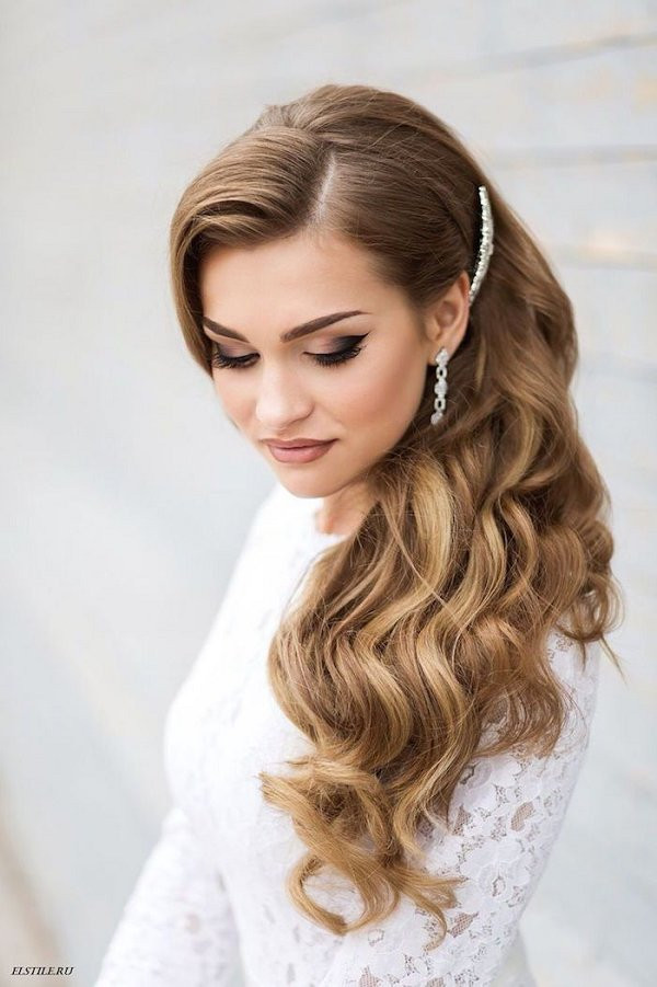 Old Hollywood Glamour Wedding Hairstyles
 Side swept old Hollywood glam wedding hairstyle
