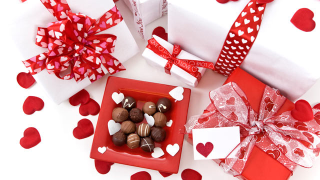 Online Valentines Gift Ideas
 Valentine s Day Gift Guide For New Flings and Longtime