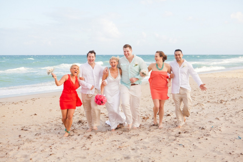 Каникулы или свадьбы не будет. Свадебная фотосессия в Майами. Пляжная свадьба. Свадьба в стиле Майами. Свадьба на пляже жених.