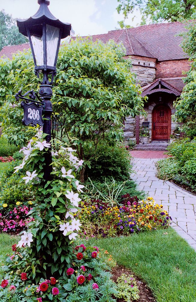 Outdoor Landscape Front
 Dos and Don’ts of Front Yard Landscape