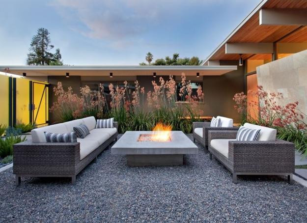 Outdoor Landscape Seating
 Beautiful Fire Pit Seating Areas Modern Backyard Ideas