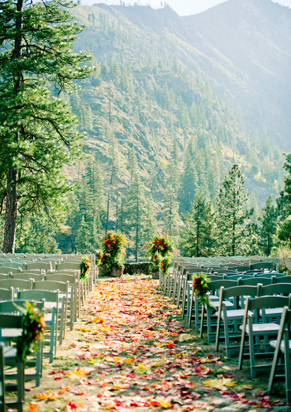 Outdoor Wedding Venues In Colorado
 25 Fall Wedding Venues — Best Locations for Fall Weddings