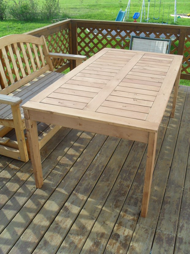 Outdoor Wood Table DIY
 DIY Outdoor Dining Tables