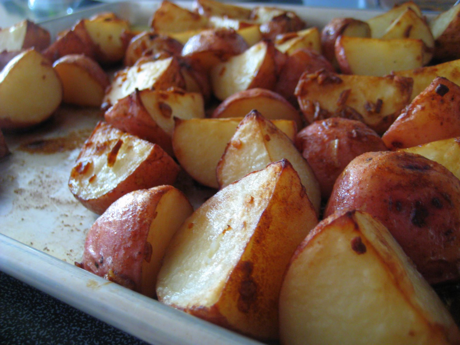 Oven Roasted Red Potatoes
 "Put a Lyd on it " Oven Roasted Red Potatoes