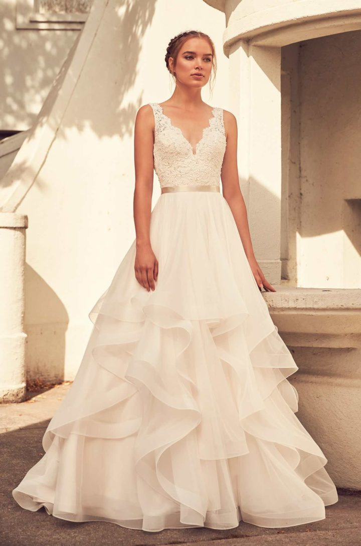Paloma Blanca Wedding Gowns
 Elegantly Chic Spring 2018 Paloma Blanca Wedding Dresses