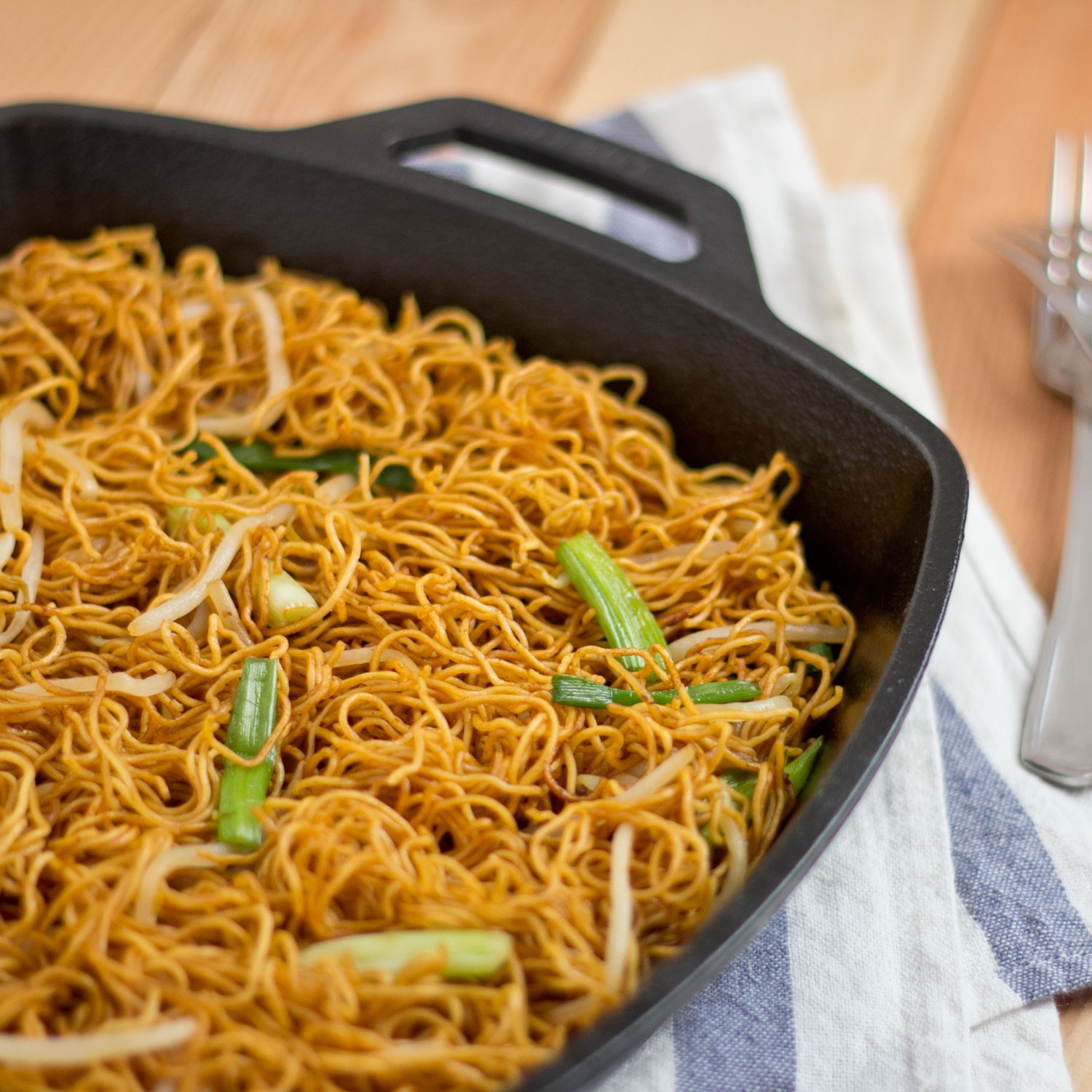 Pan Fried Noodles Chinese
 Pan fried Noodles with Soy Sauce 豉油皇炒麵