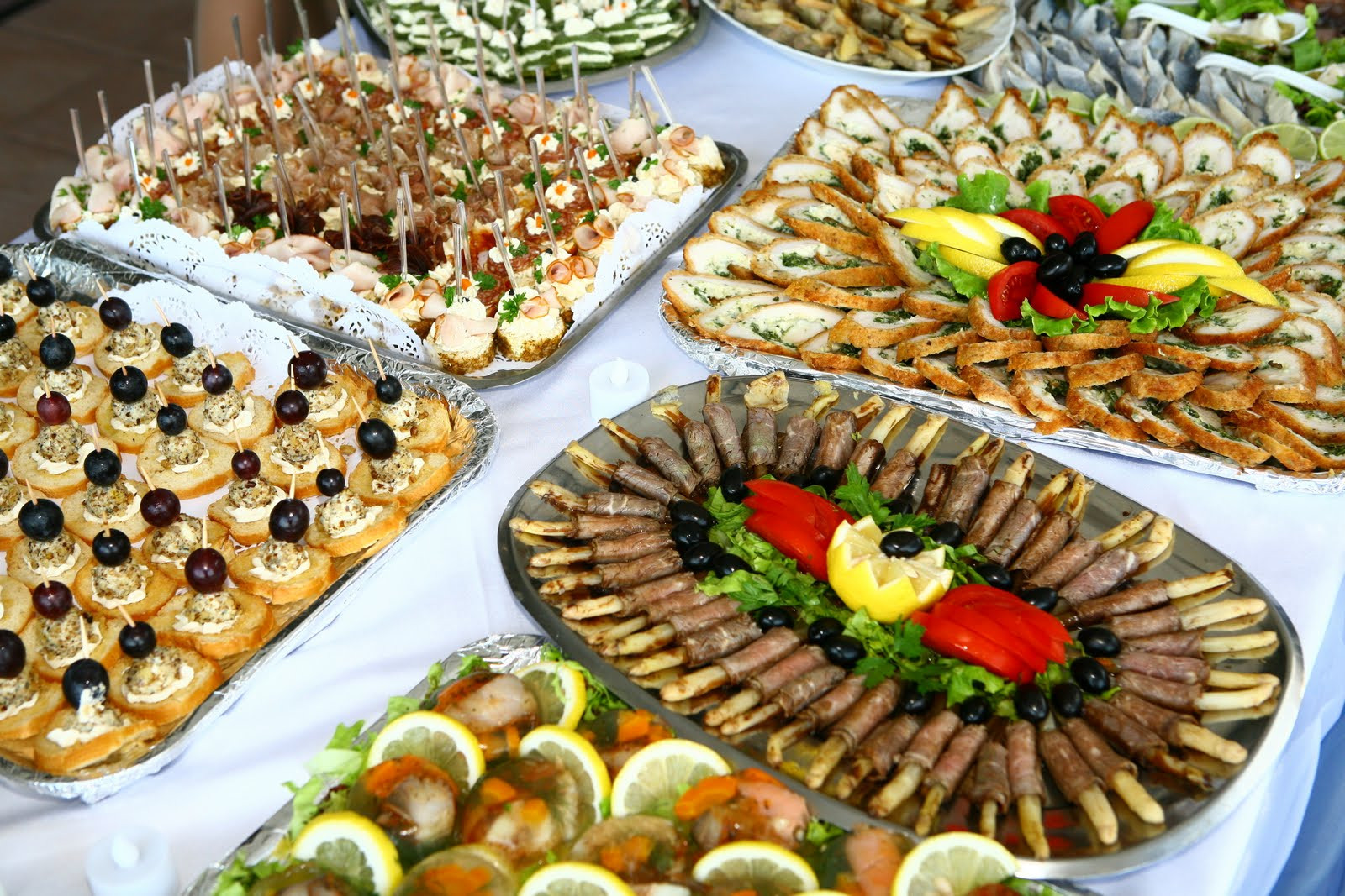 Party Finger Food Ideas For Adults
 Holiday Ideas Party Ideas Arranging the Foods