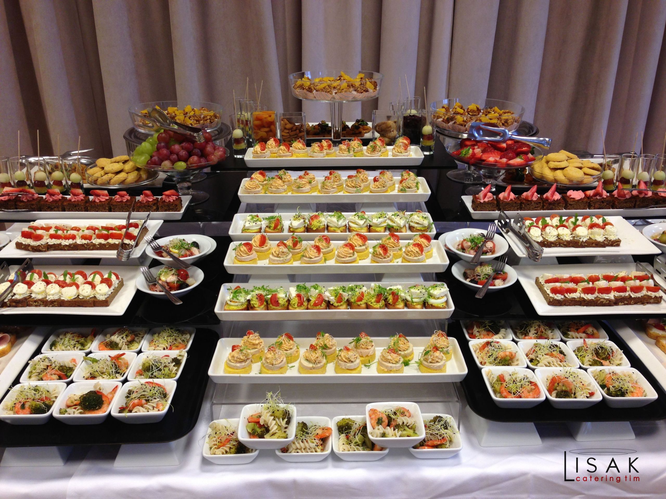Party Food Ideas Buffet Finger Foods
 Catering fingerfood party buffet appetizer table