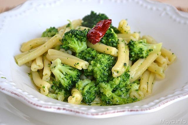 Pasta Con Broccoli
 Broccoli Appreciation Group