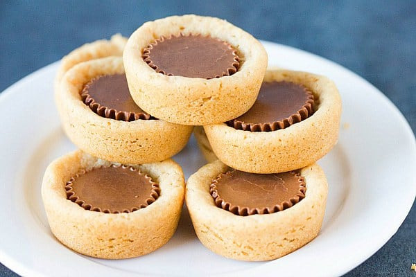 Peanut Butter Cookies With Peanut Butter Cups
 Reese s Peanut Butter Cup Cookies